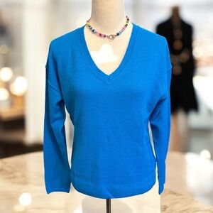 WORN ONLY ONCE- 525 Cashmere Sweater